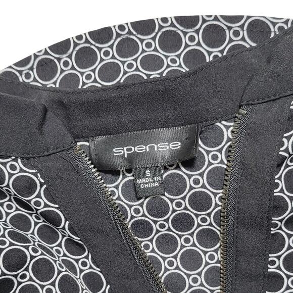 Black & White Geometric Print 3/4 Sleeve Blouse Top - Picture 5 of 6